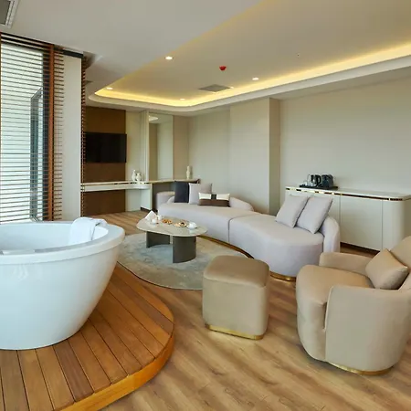 çırağan Bosphorus 4*