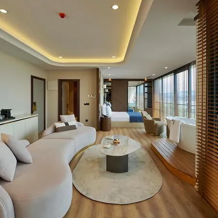 Ciragan Bosphorus اسطنبول