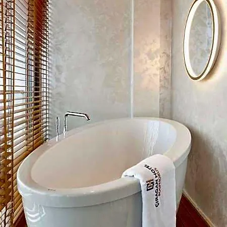Ciragan Bosphorus 4*