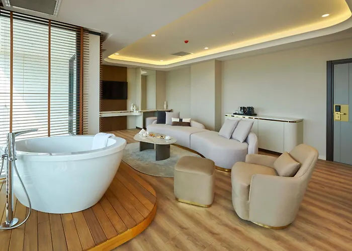 Ciragan Bosphorus 4*