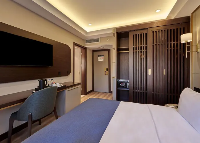 Ciragan Bosphorus 4*