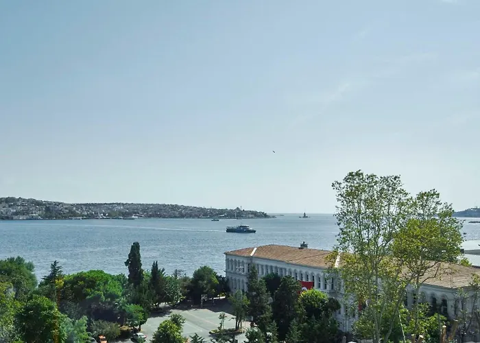 Ciragan Bosphorus Hotell 4*