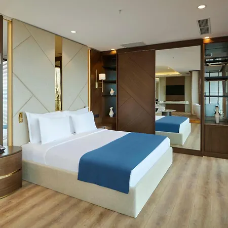 Ciragan Bosphorus 4*