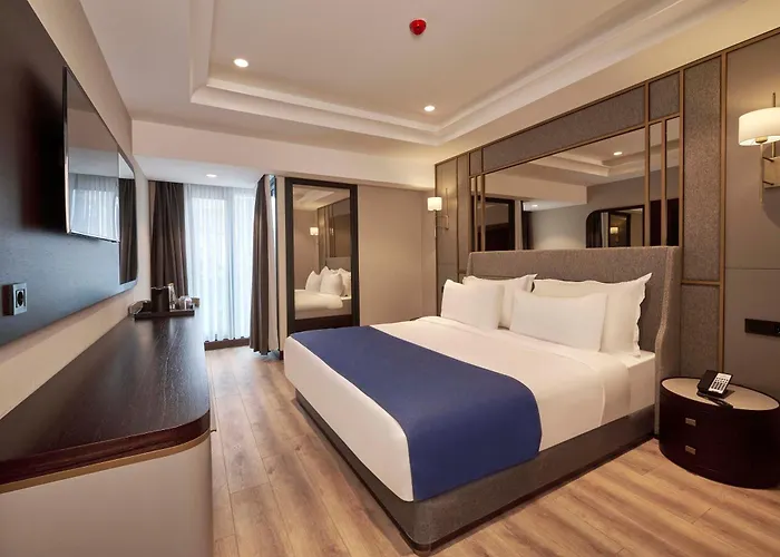 Ciragan Bosphorus 4*